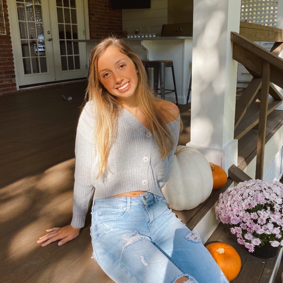 Meet your Posher, Madi - Picture 1 of 3